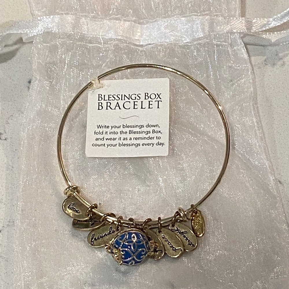 ALEXA'S ANGELS Blessings Box Bracelet